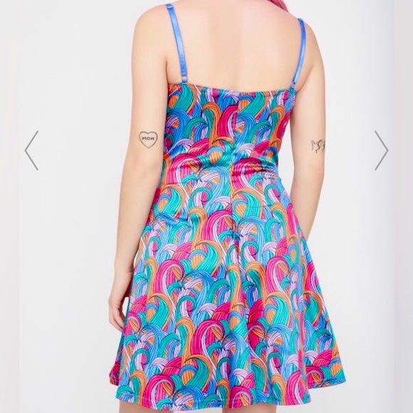 RARE DOLLSKILL x TRIPPY SATIN DRESS - Picture 4 of 10